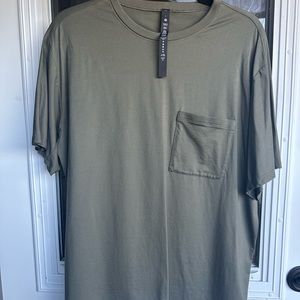 Lululemon Army Green Soft  FundamentalPocket Shirt Top Men’s Large